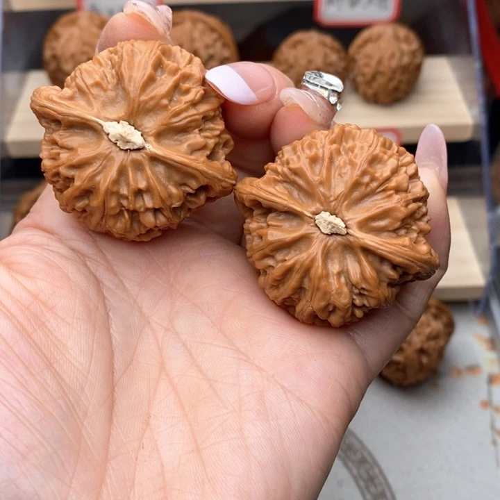 核桃把件r***r宫灯核桃