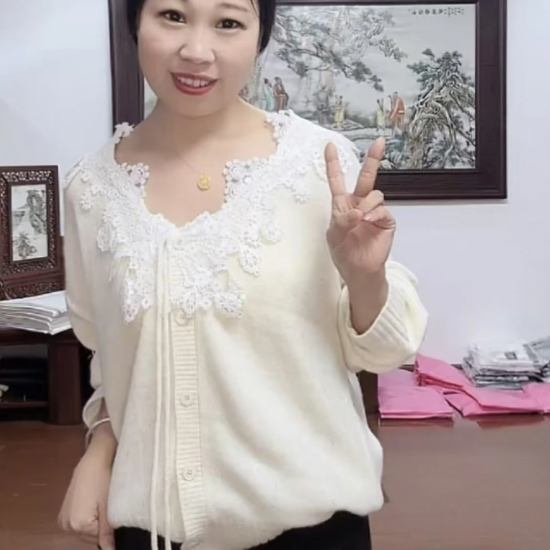 女拼接开衫款毛针织衫女装时尚蕾丝绣花