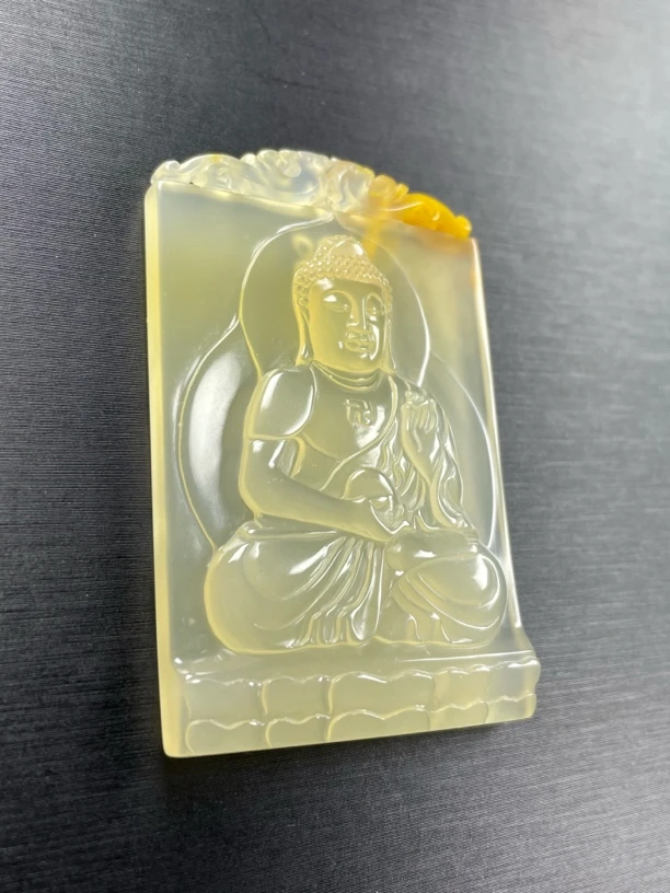 黄龙玉大日如来60.39.7 mm