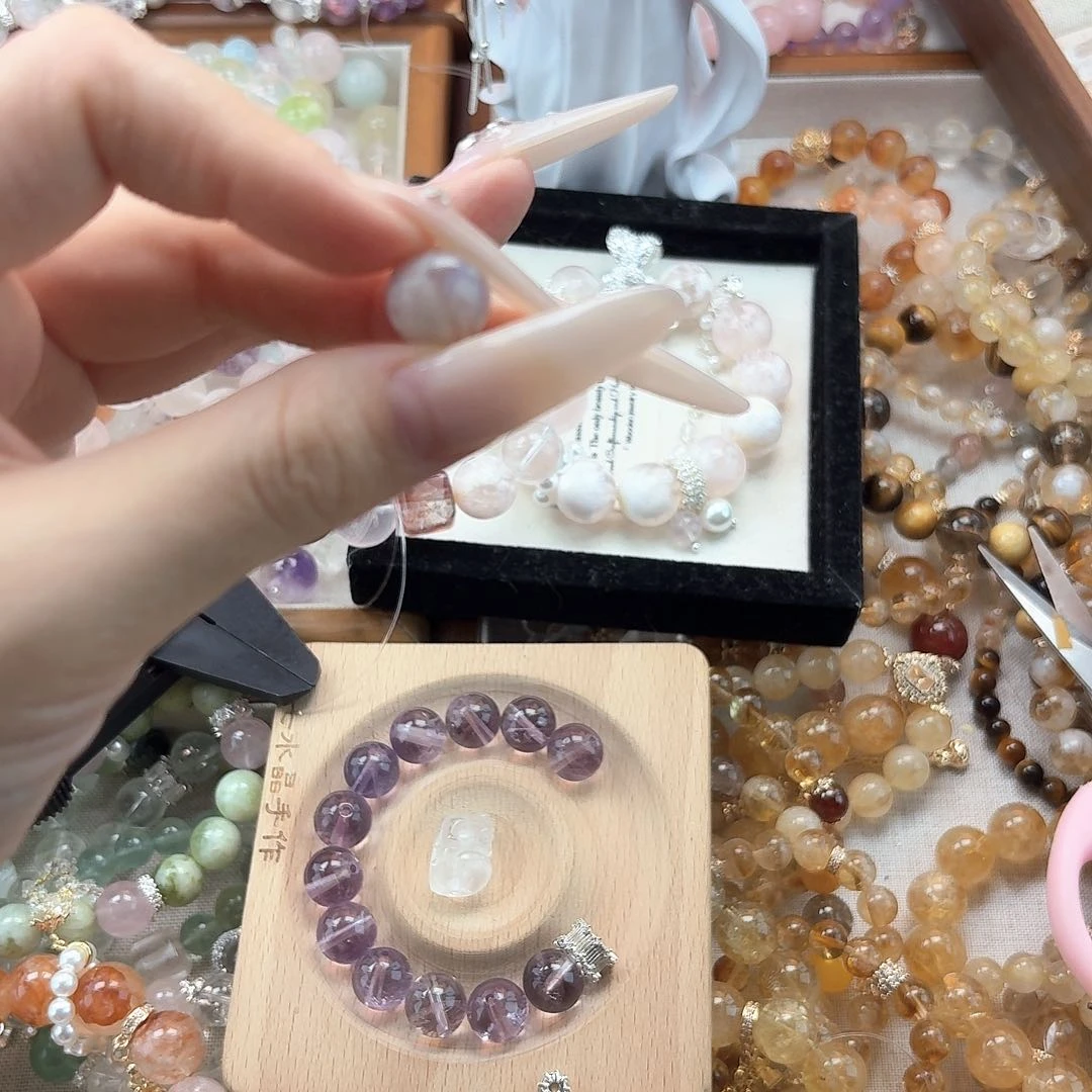 水晶手链未镶嵌好