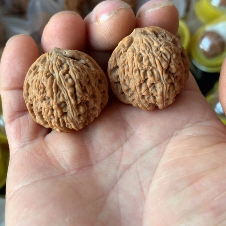 文玩核桃吊坠红玛瑙33有黄