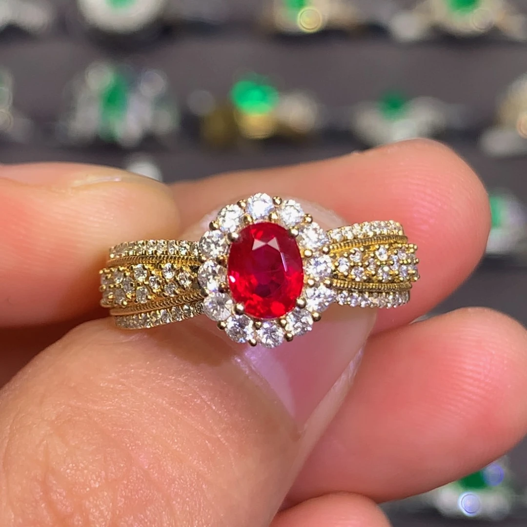 红宝石戒指18K金镶嵌