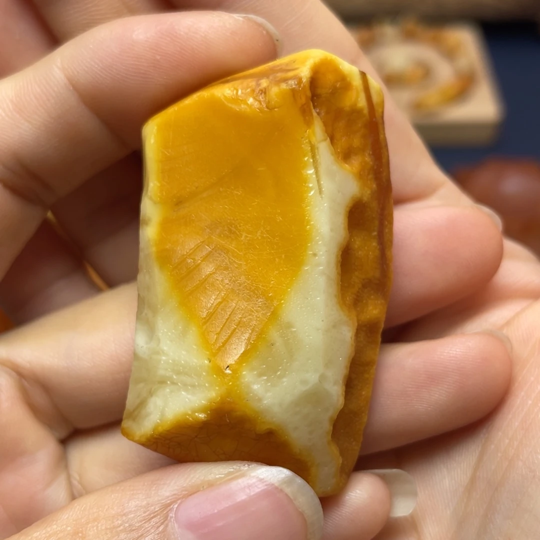 翻***猬定制琥珀未镶嵌蜜蜡订制牌子