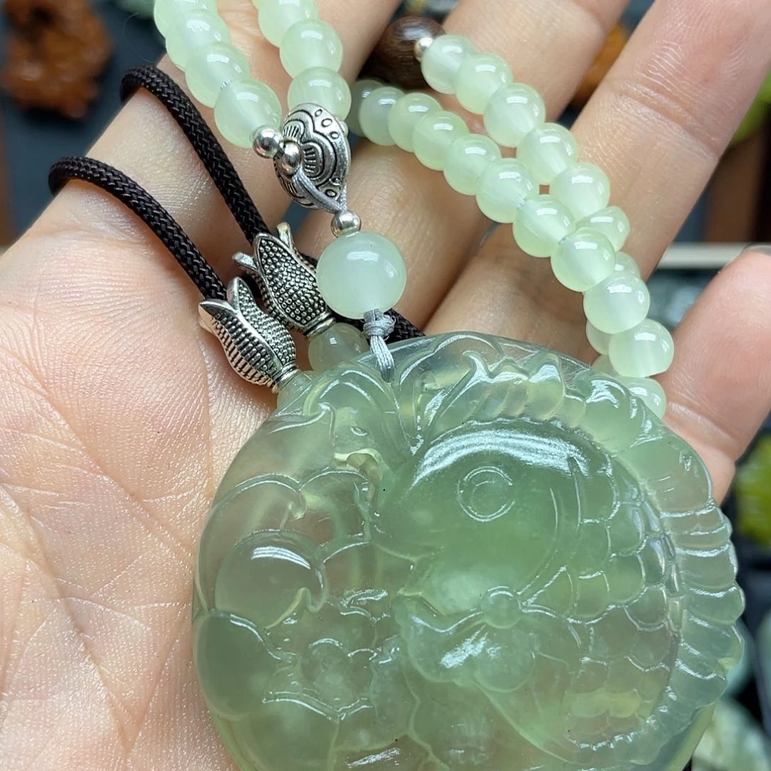 蛇纹石玉未镶嵌颈饰