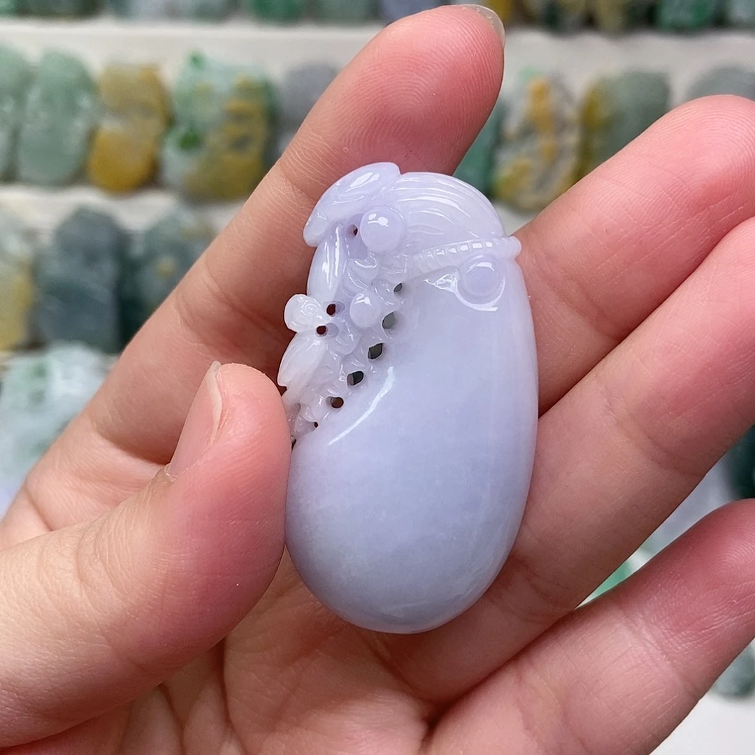 翡翠未镶嵌吊坠(赠链)