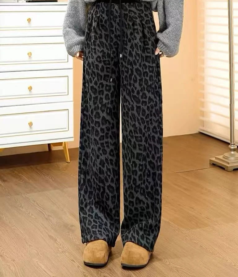 450-AQ灰色松紧拉绳加绒豹纹直筒裤