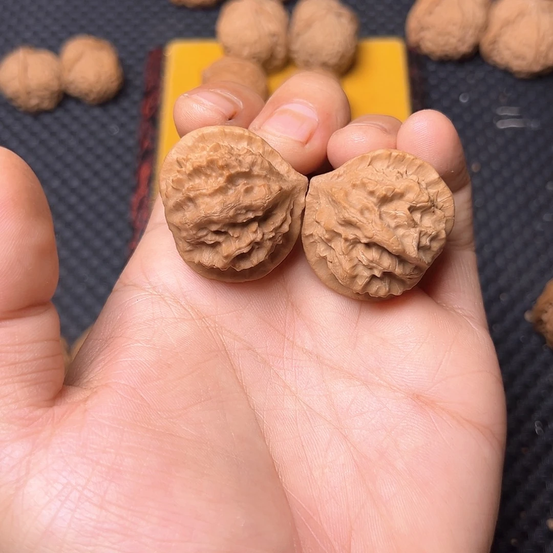 文玩核桃吊坠小蝴蝶