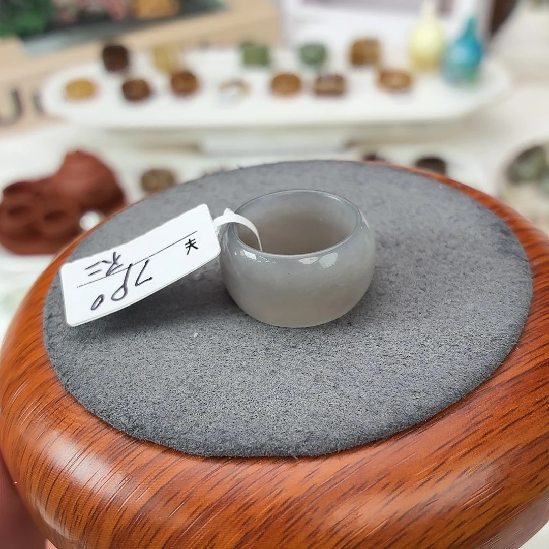 未镶嵌戒圈和田玉F129烟紫轮胎16.9不退换