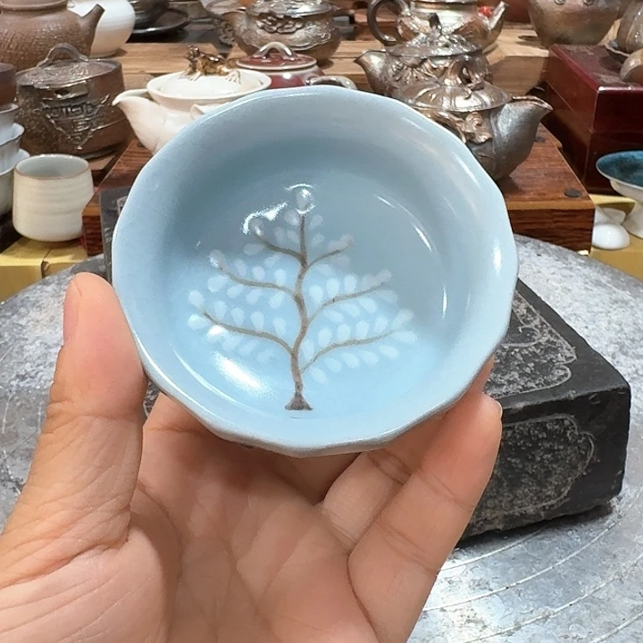 主人杯一个，瓷。。品茗瓷