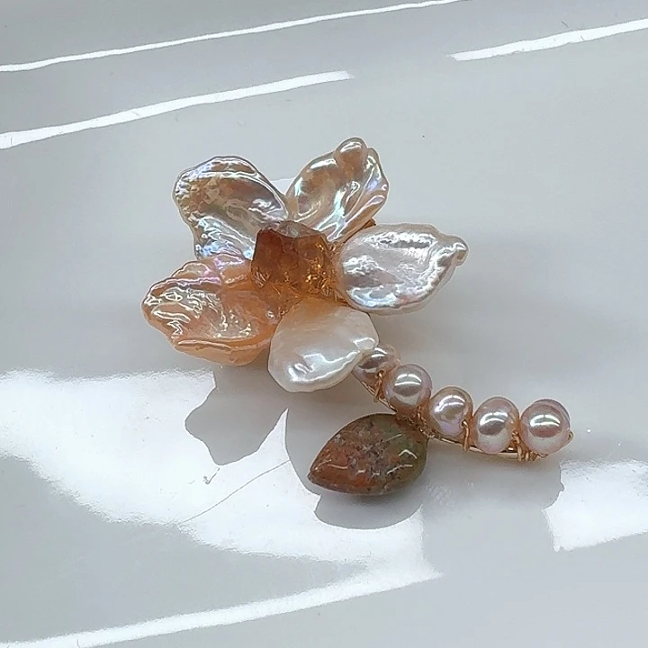 未镶嵌胸饰淡水珍珠
