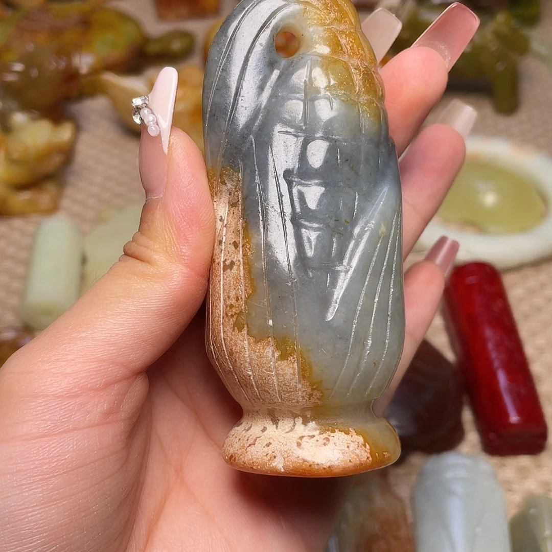 蛇纹石玉未镶嵌颈饰