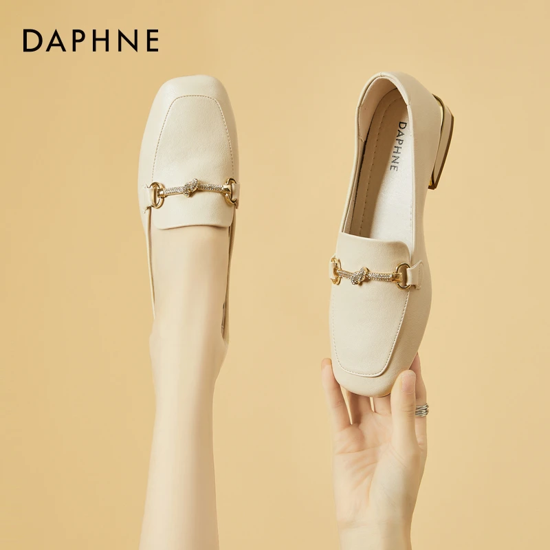 达芙妮水钻时尚百搭女2025爆款秋季英伦风乐福鞋小皮鞋中跟妈妈鞋