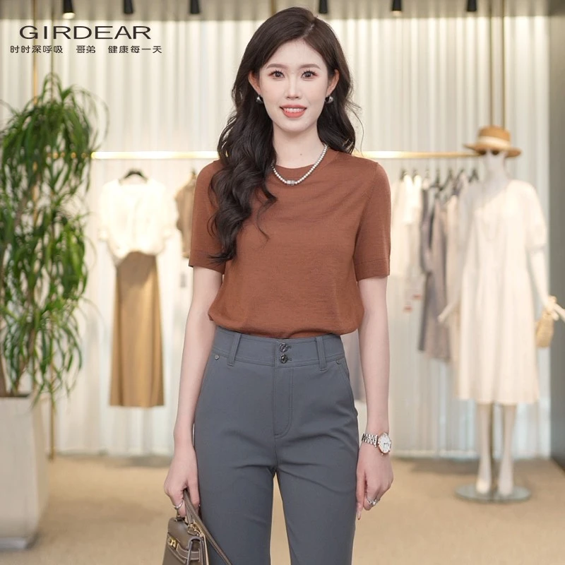 GIRDEAR/哥弟2025新款简约休闲百搭羊毛衫圆领针织短袖女士138101