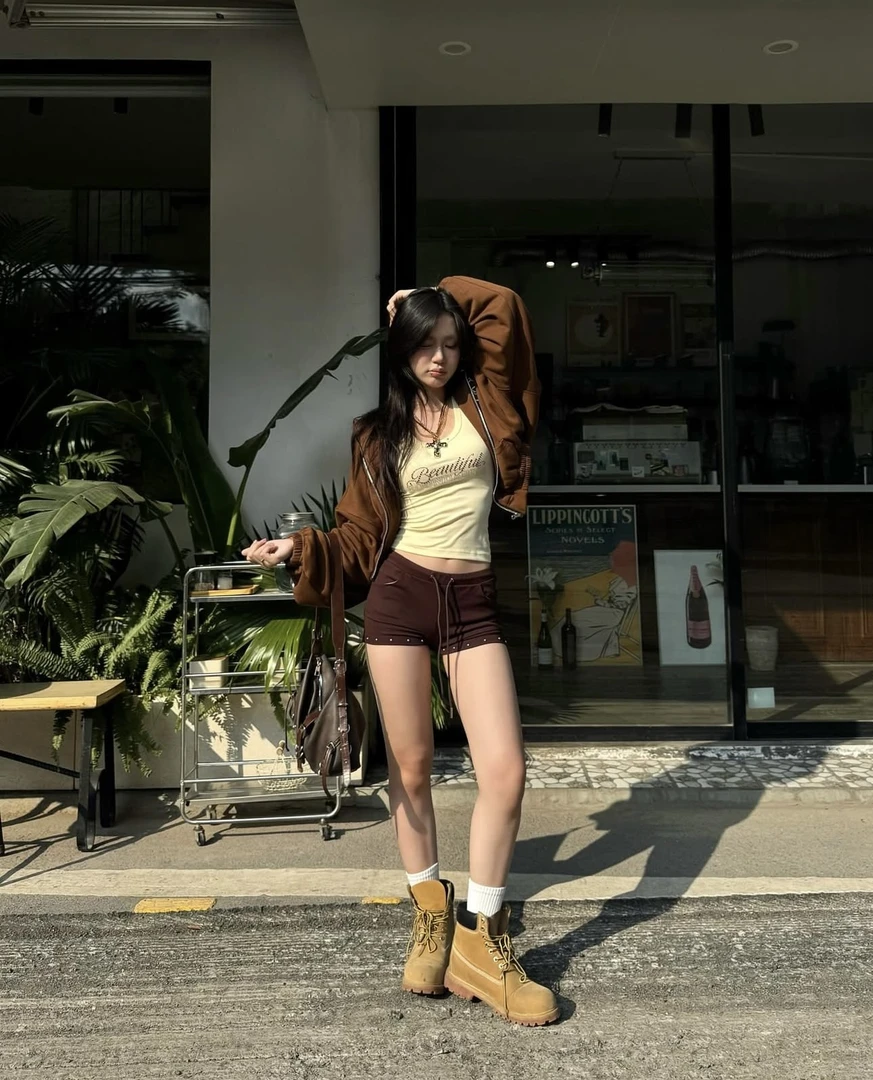 美式复古辣妹字母烫钻无袖背心+连帽外套休闲百搭包臀短裤套装