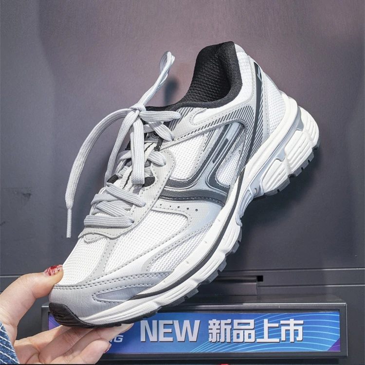 李宁奔腾P1000跑步鞋女子2025春季新款复古回弹透气休闲鞋ARSV040