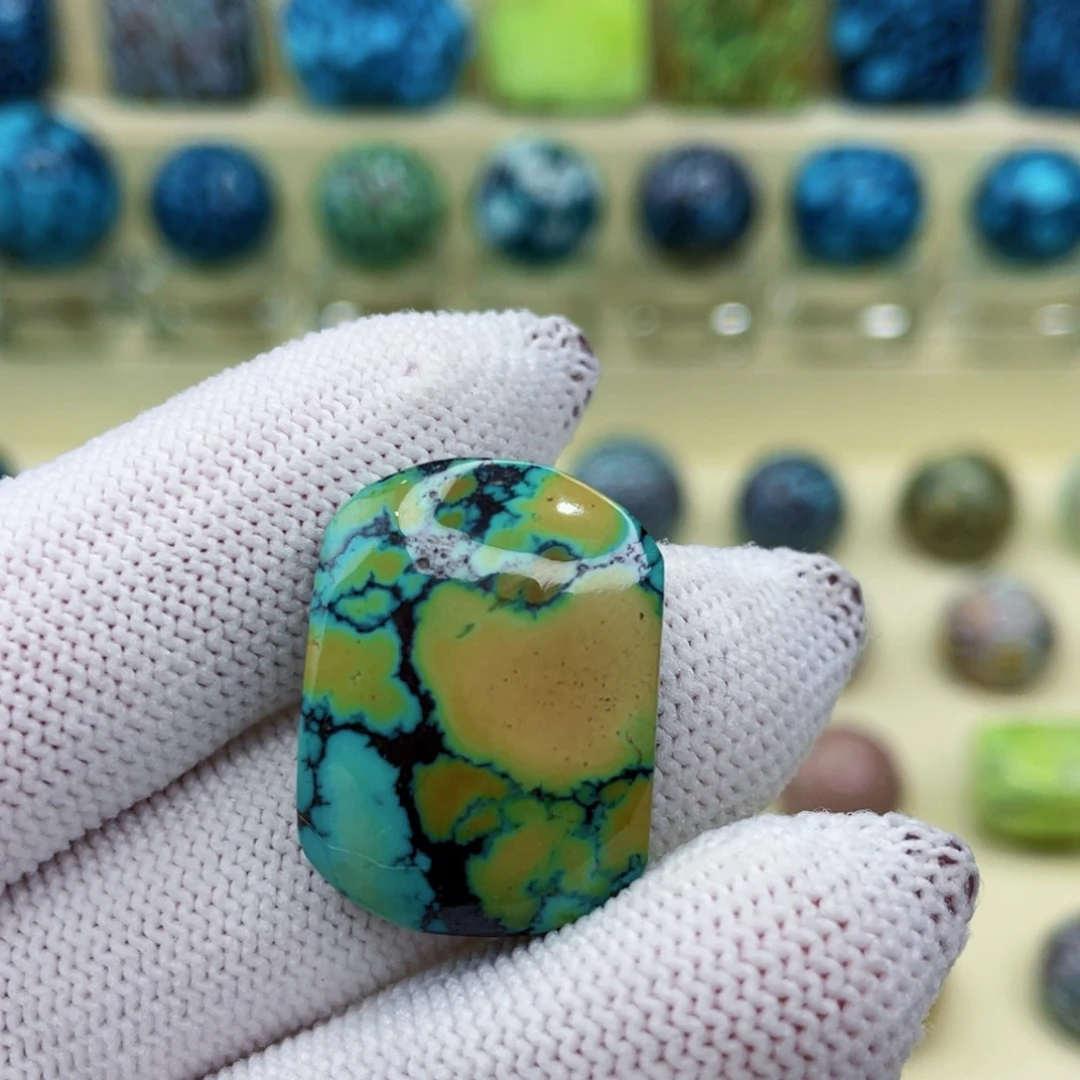 未镶嵌绿松石颈饰