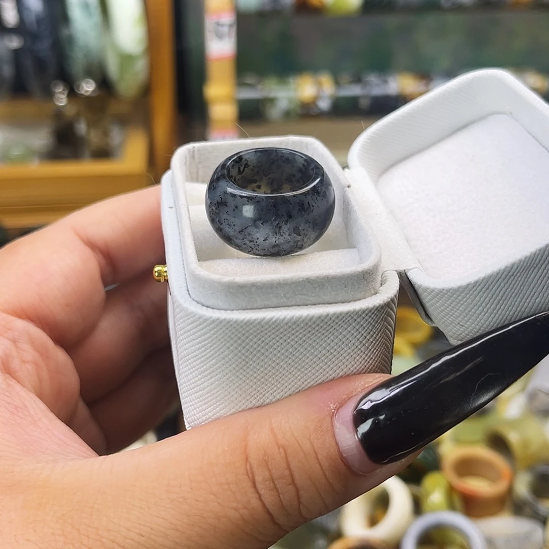 岫玉未镶嵌戒指15.92