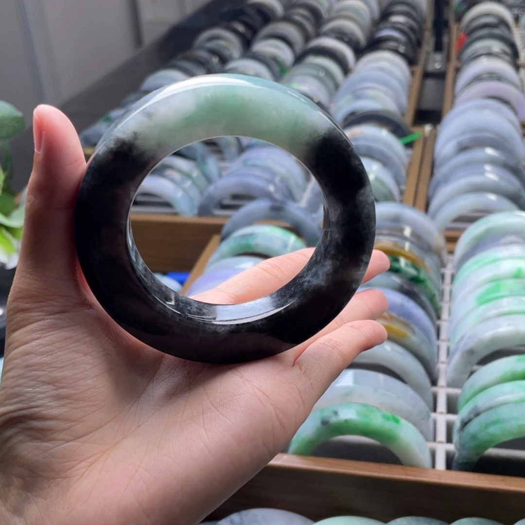 定制翡翠未镶嵌翡翠手镯