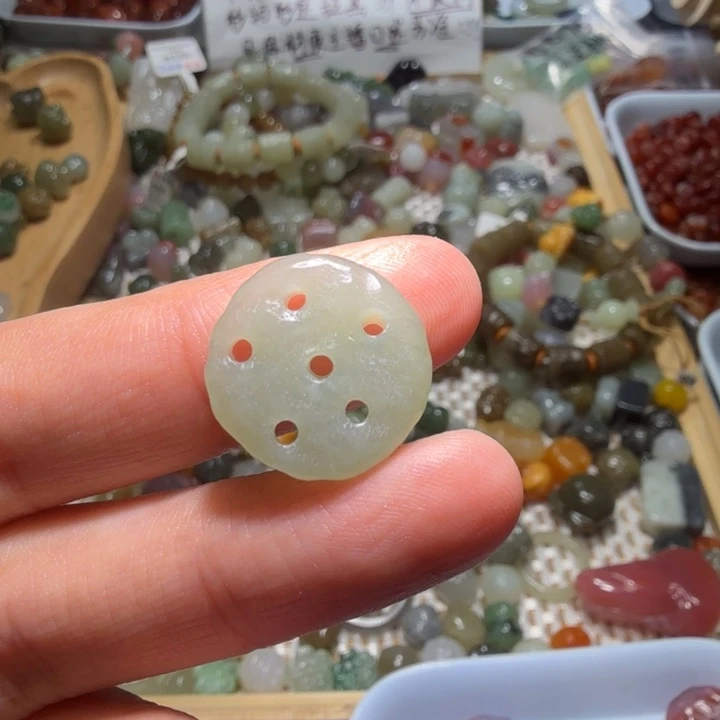 和田玉未镶嵌珠宝半成品