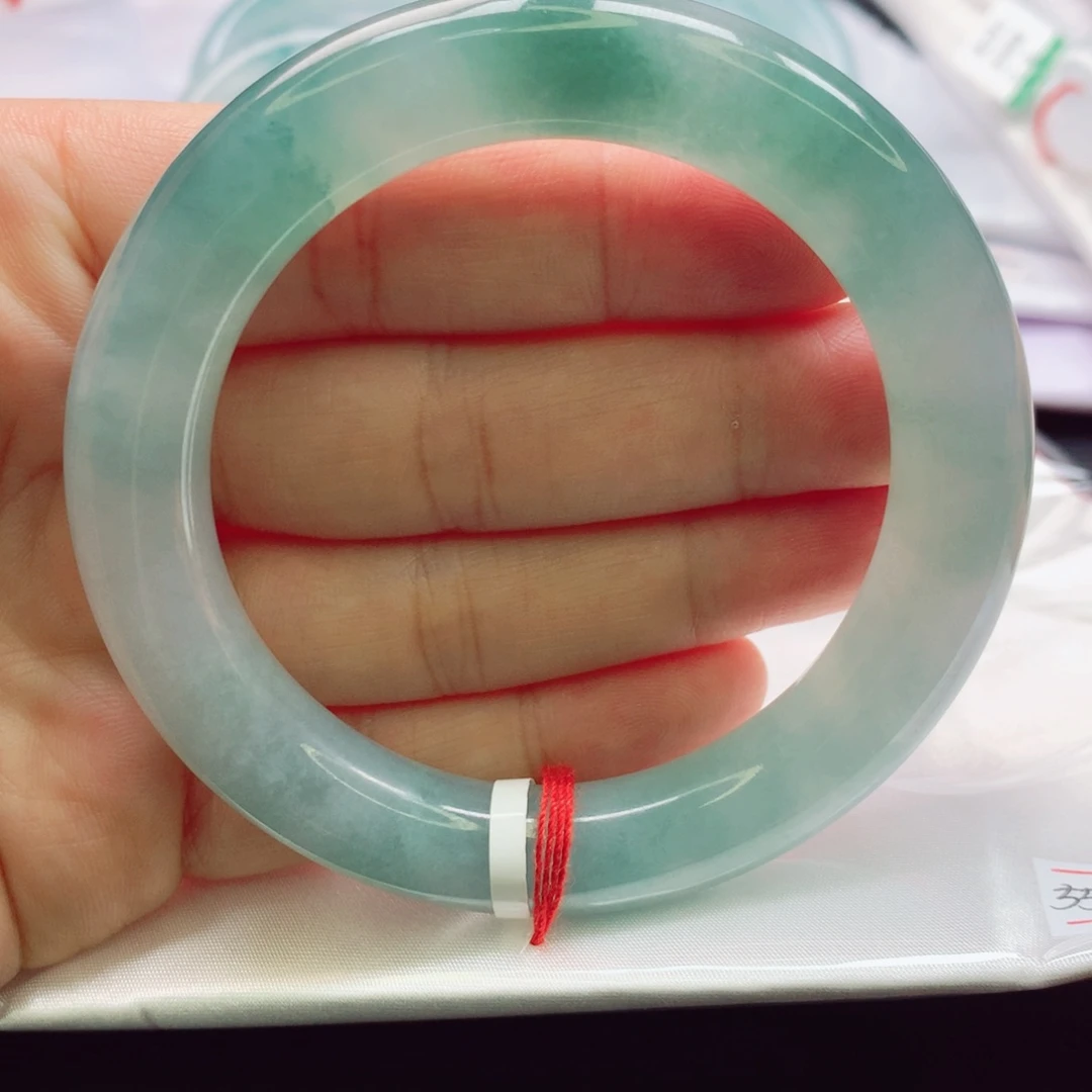 翡翠手镯未镶嵌缅甸翡翠5556