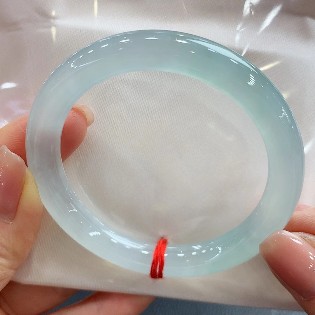 翡翠未镶嵌手镯52.8圆条两天鉴赏