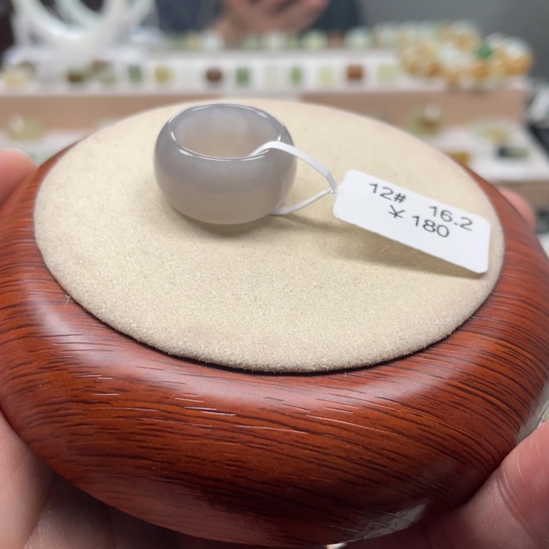 和田玉戒圈未镶嵌?*张16.2