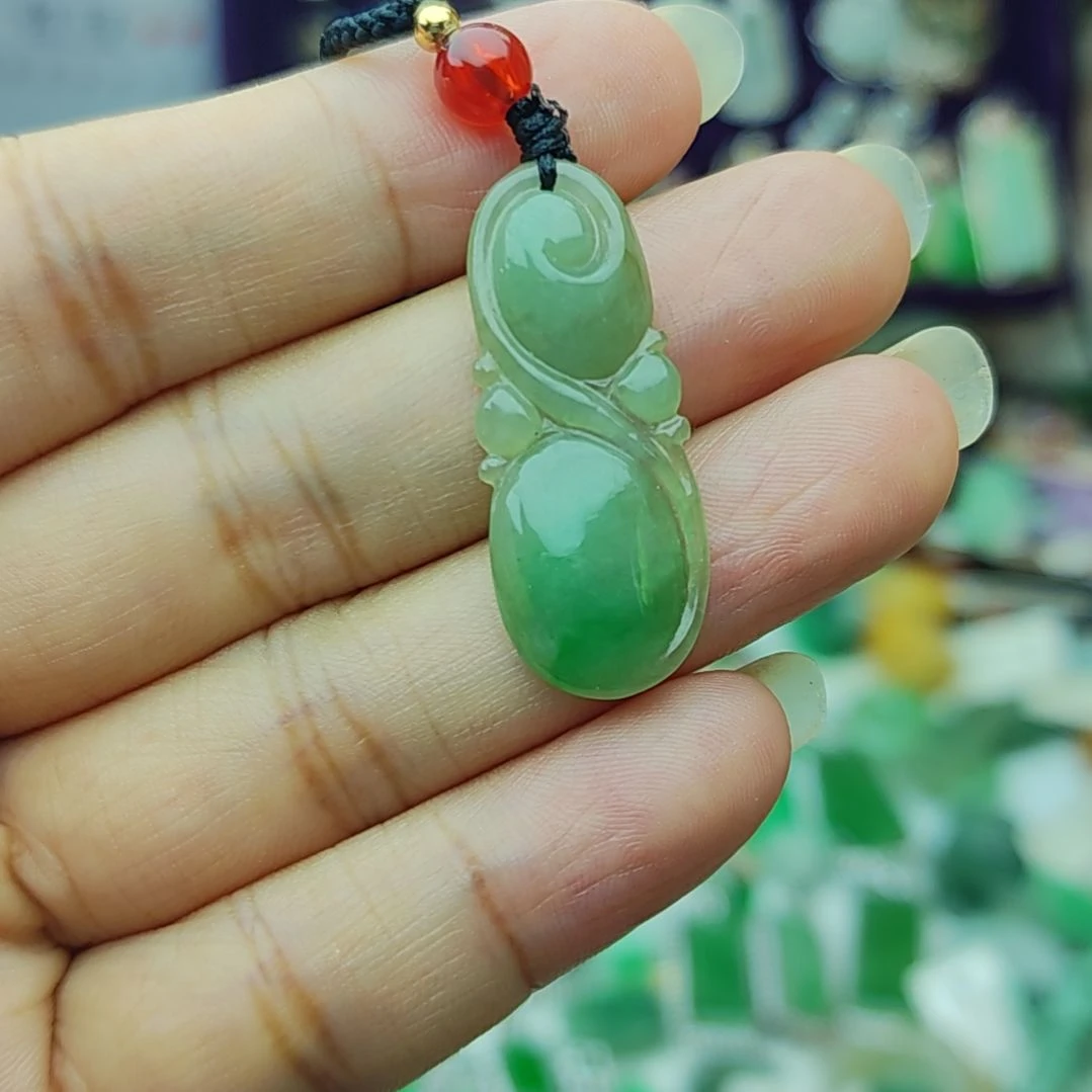 翡翠未镶嵌颈饰17