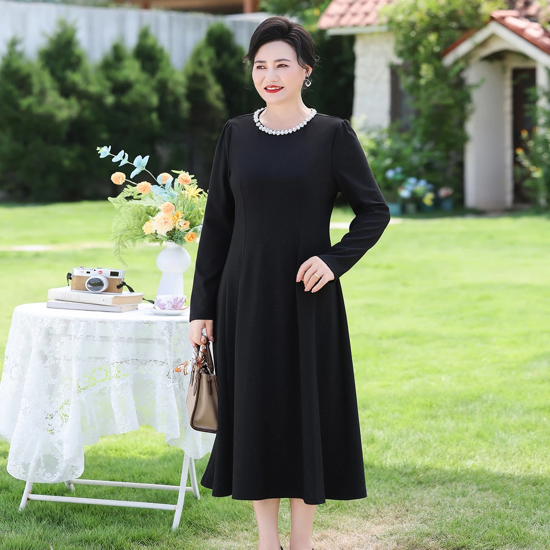 妈妈秋季新款连衣裙洋气小黑裙长袖时尚气质百搭中老年女装打底裙
