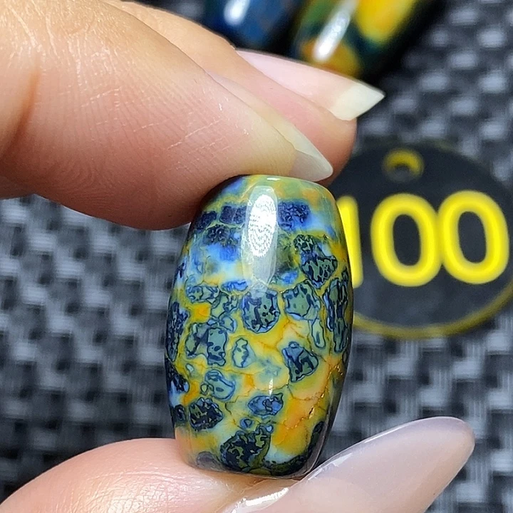 用***8玛瑙/玉髓未镶嵌颈饰