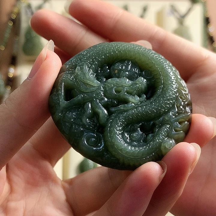 和田玉未镶嵌颈饰刘*君