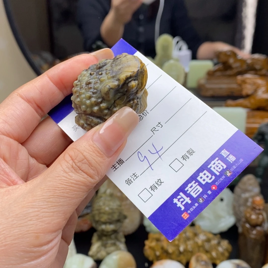 和田玉颈饰未镶嵌牵***梦