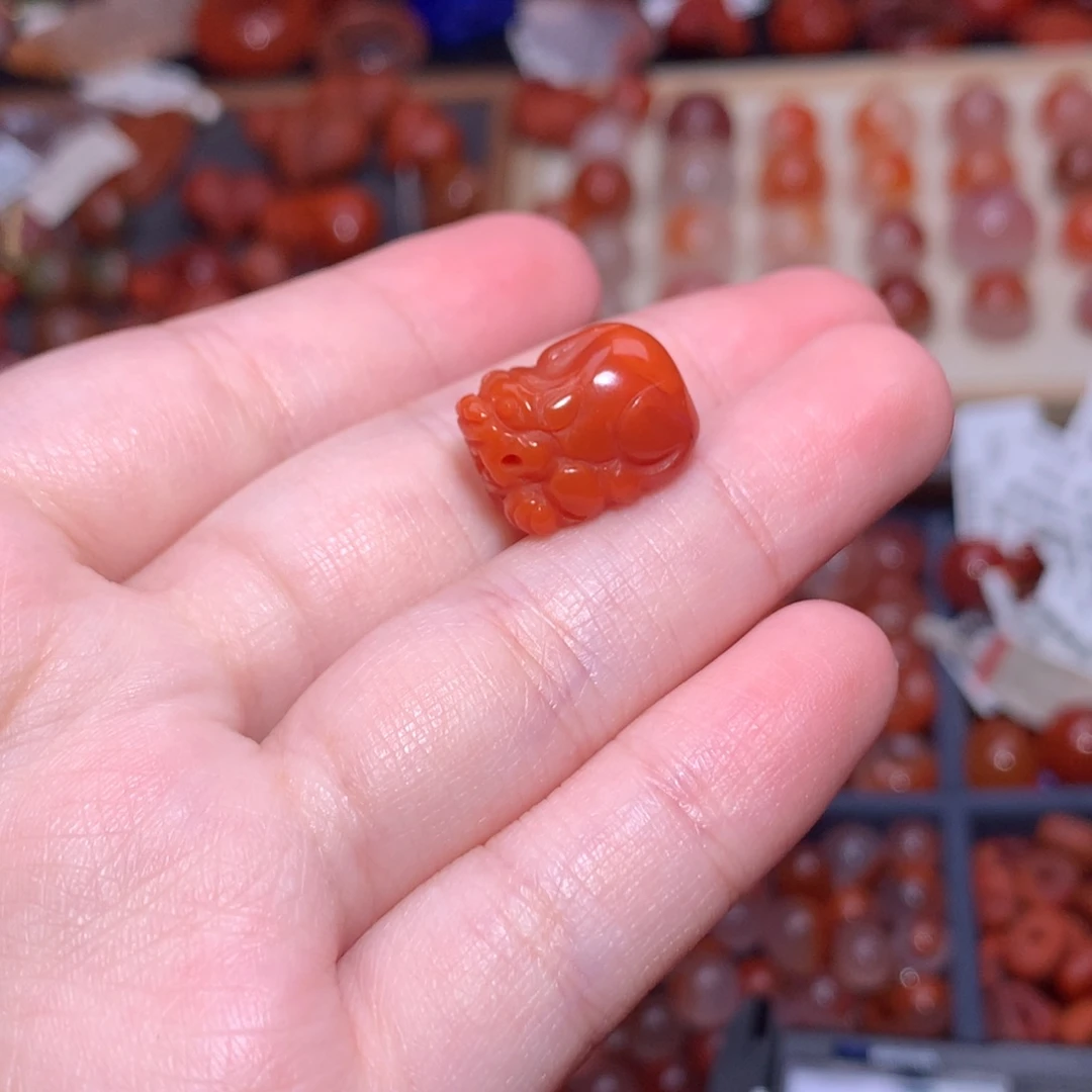 南红玛瑙未镶嵌珠宝半成品貔貅