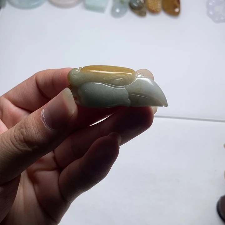 翡翠未镶嵌颈饰鹰牌12