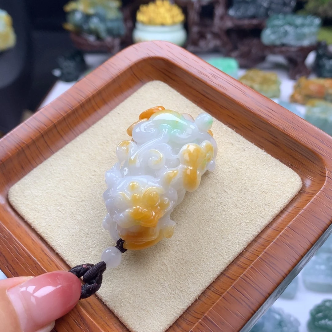 颈饰未镶嵌翡翠A29 三彩貔貅