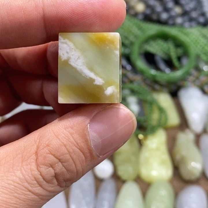 和田玉（糖玉）未镶嵌车挂