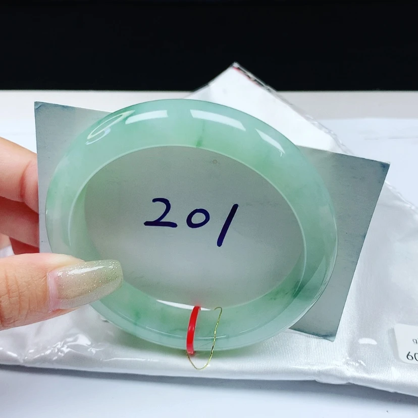 【闪购商品】翡翠手镯未镶嵌 正圈60+