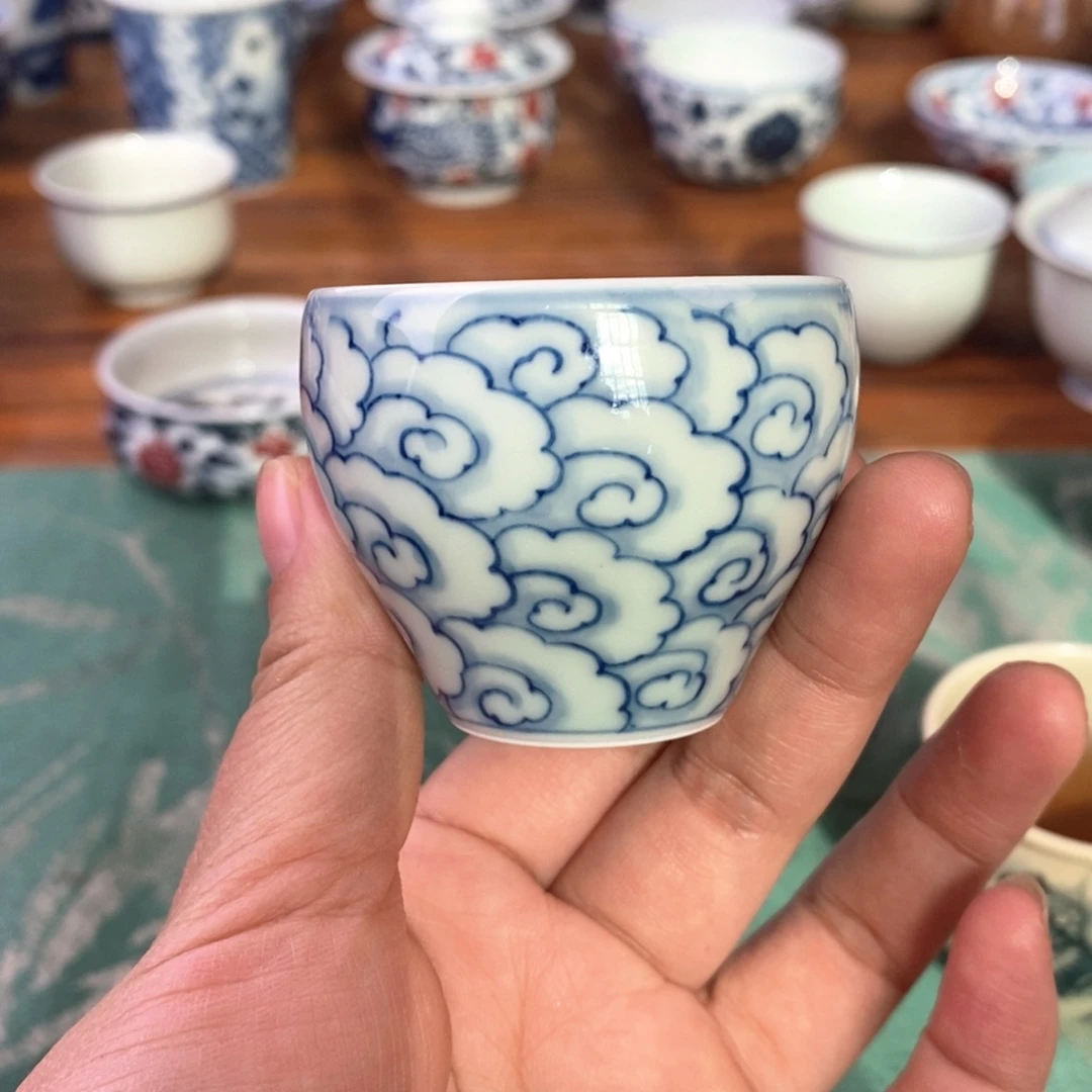 瓷片景德镇手绘卷云杯纹