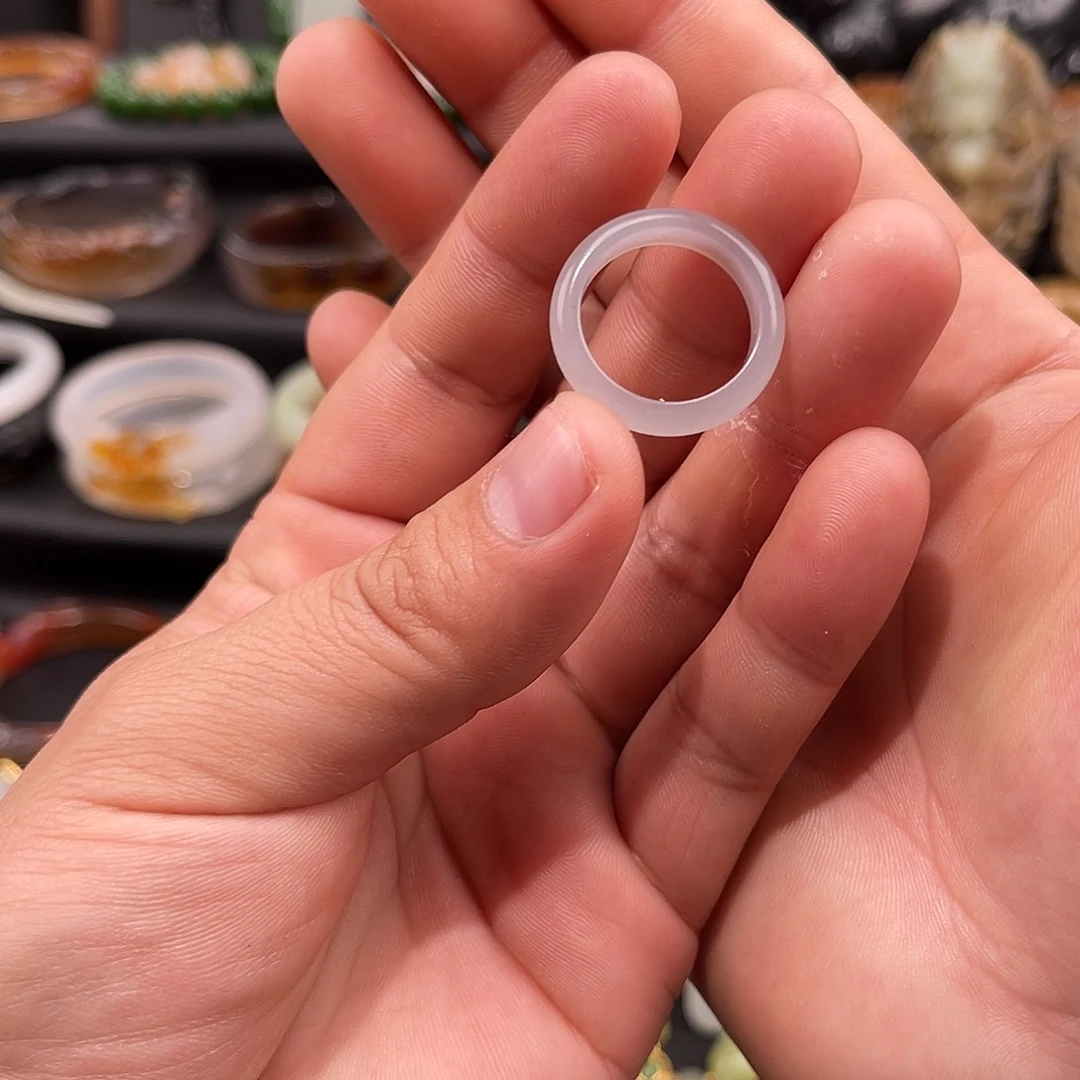 和田玉未镶嵌戒指