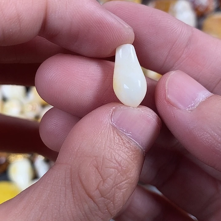 琥珀未镶嵌珠宝奇石我