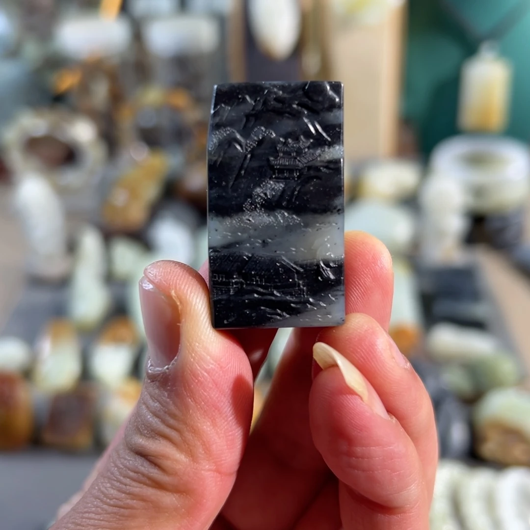 和田玉未镶嵌颈饰真皮真色