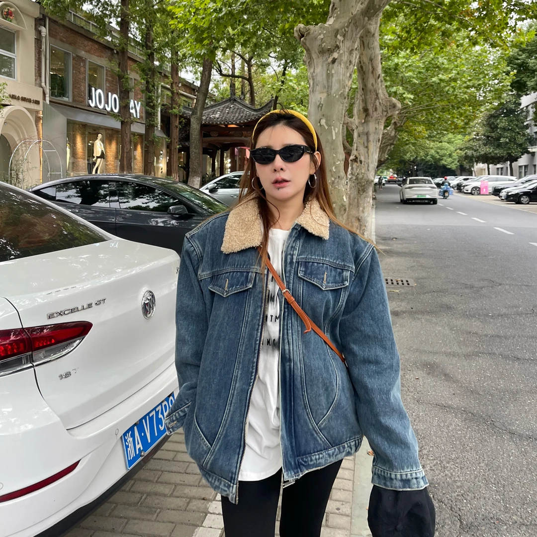 2025秋冬新款时尚复古撞色领羊羔毛加绒中长款百搭牛仔外套女