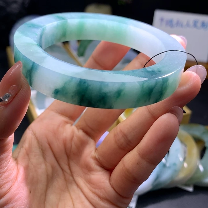 未镶嵌翡翠手镯定制翡翠