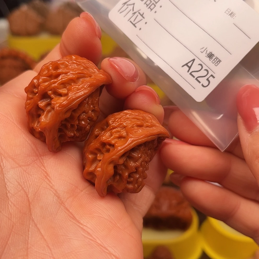军***哥吊坠文玩核桃蛇头