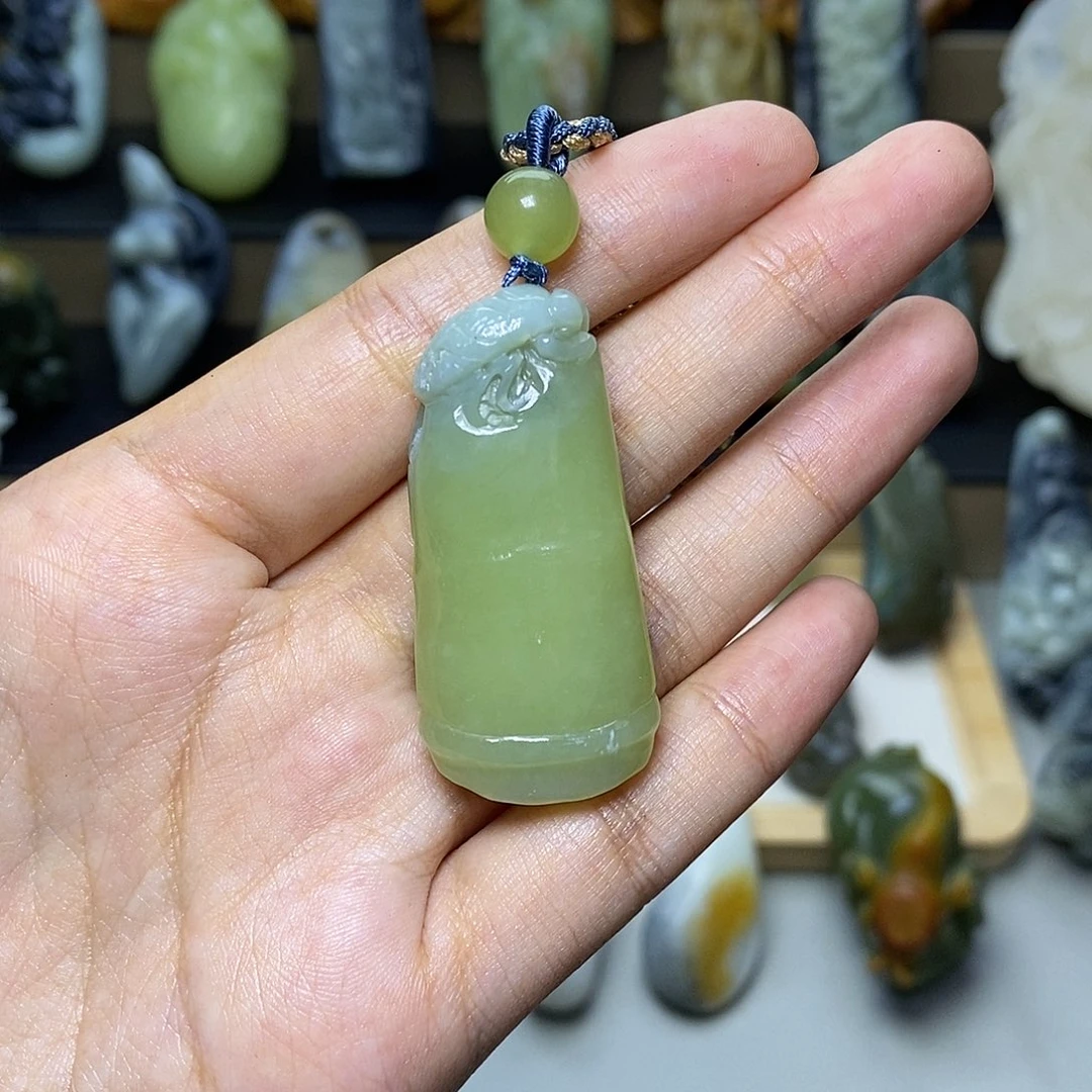 颈饰未镶嵌和田玉