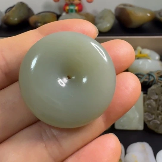 江***产和田玉（白玉）未镶嵌颈饰