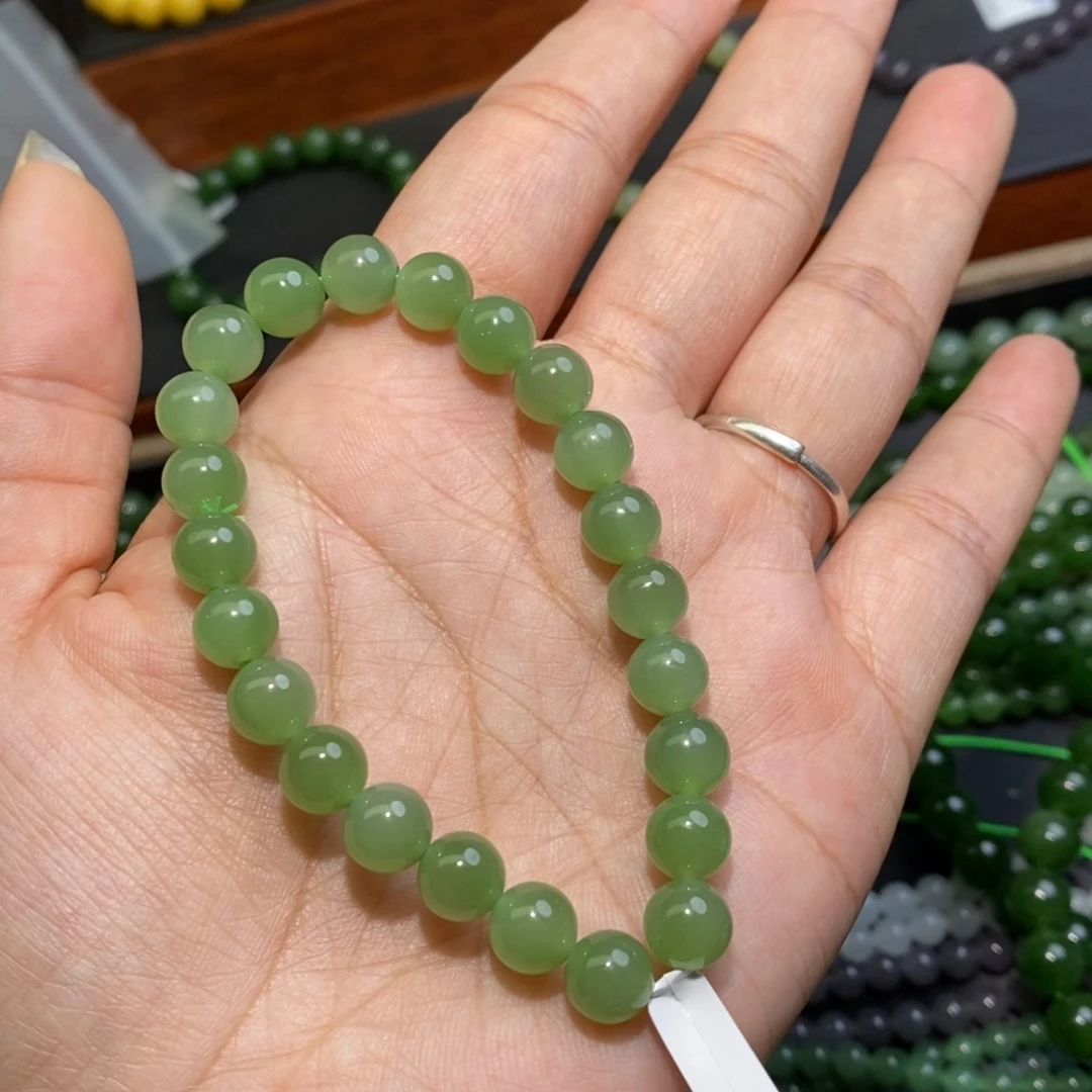 手链未镶嵌和田玉（糖玉）和田碧玉粉青卡8。 一条