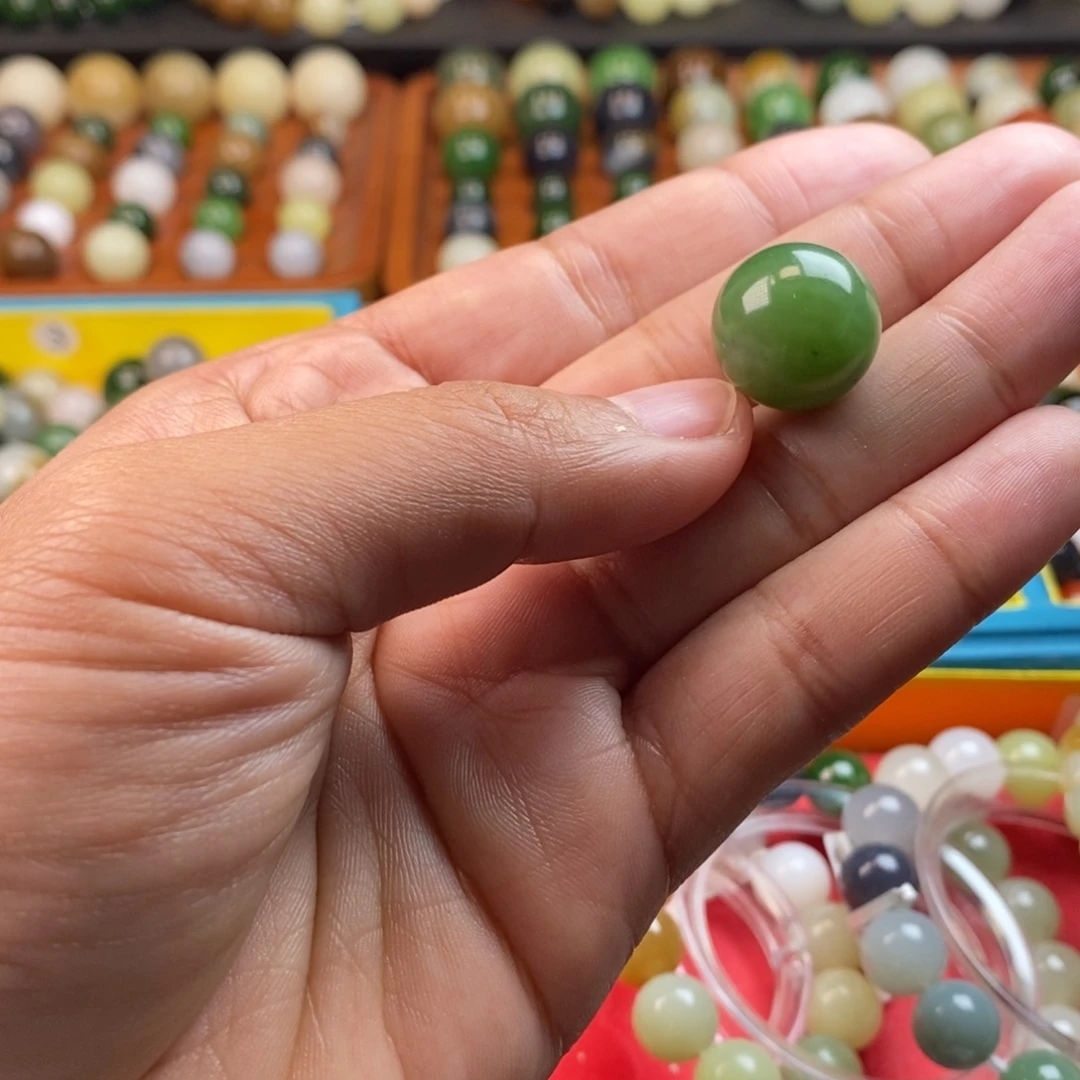 和田玉未镶嵌珠宝奇石卡16阳绿y