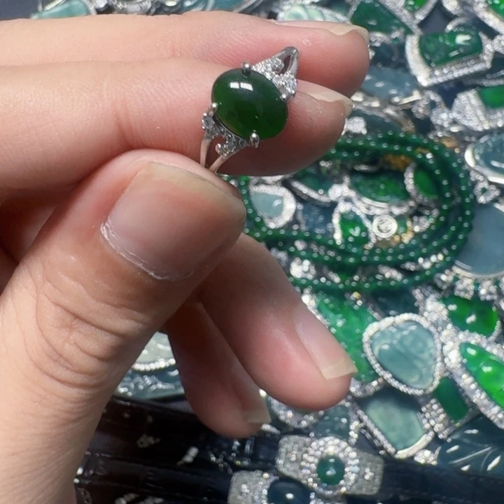 翡翠未镶嵌颈饰天然A货翡翠放漏