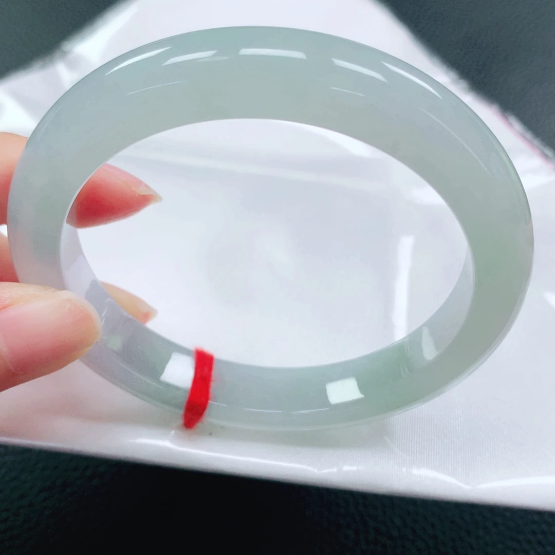 翡翠手镯未镶嵌59圈