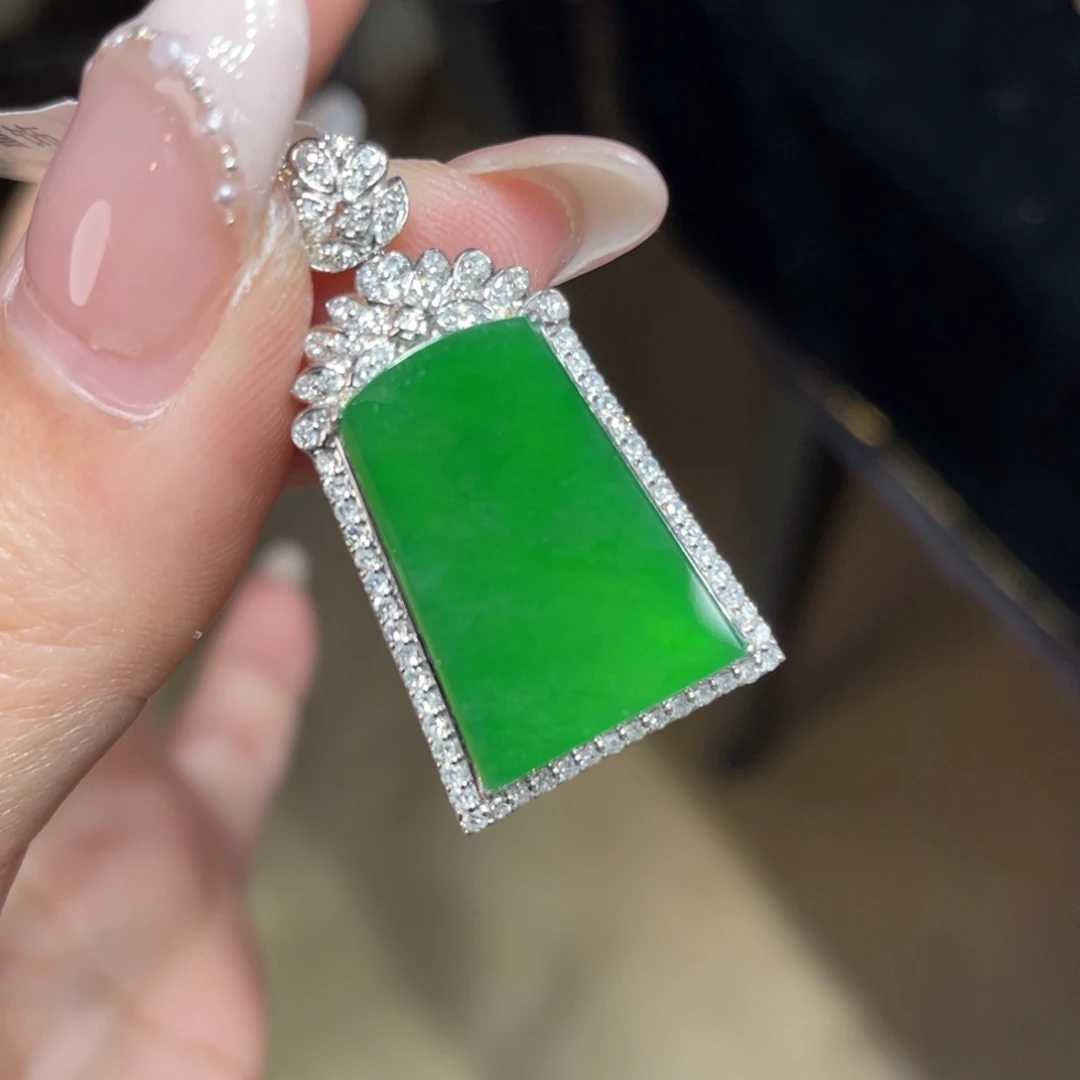 翡翠颈饰18K金镶嵌天然缅甸翡翠a货